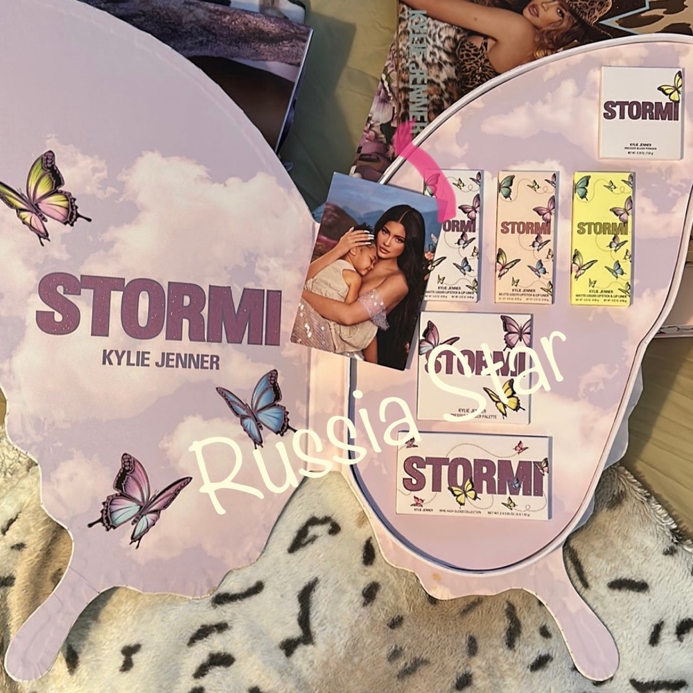 Kylie X Stormi Butterfly 🦋